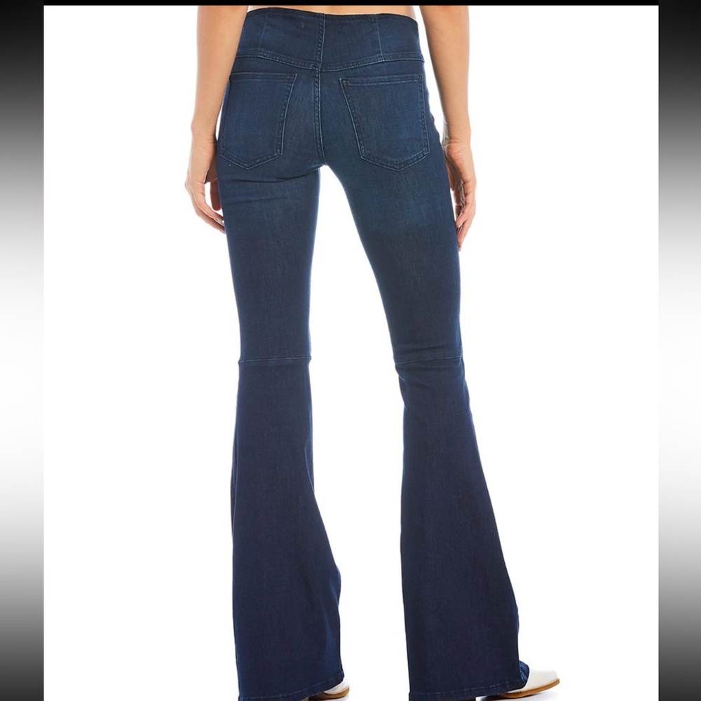 Free People Gummy Flared Leg Mid Rise Pull On Stretch Jeans